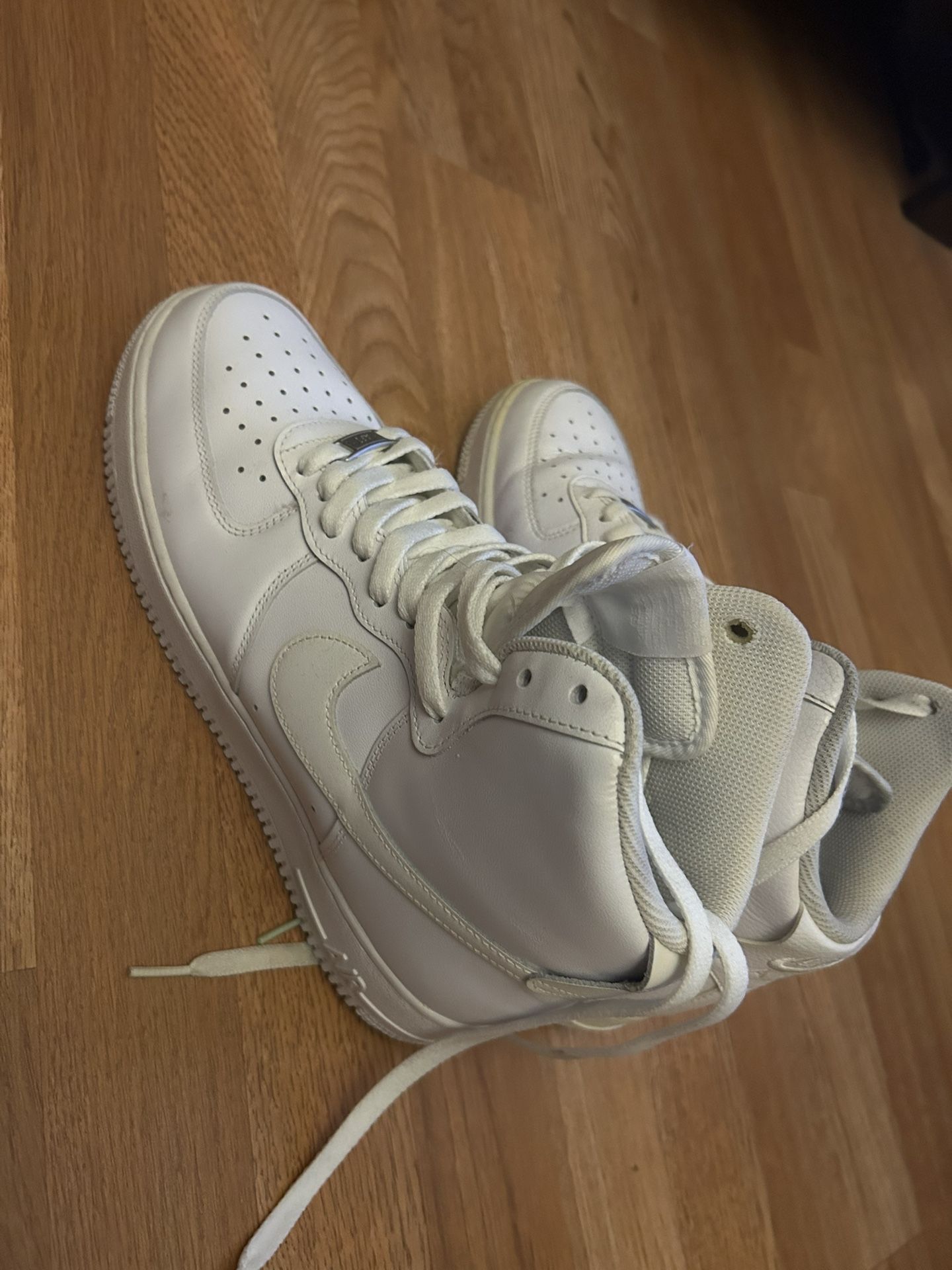Nike Air Force 1 – Size 10 – Barely Worn
