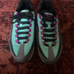 Nike Air Max 95 Gunsmoke Size 6Y