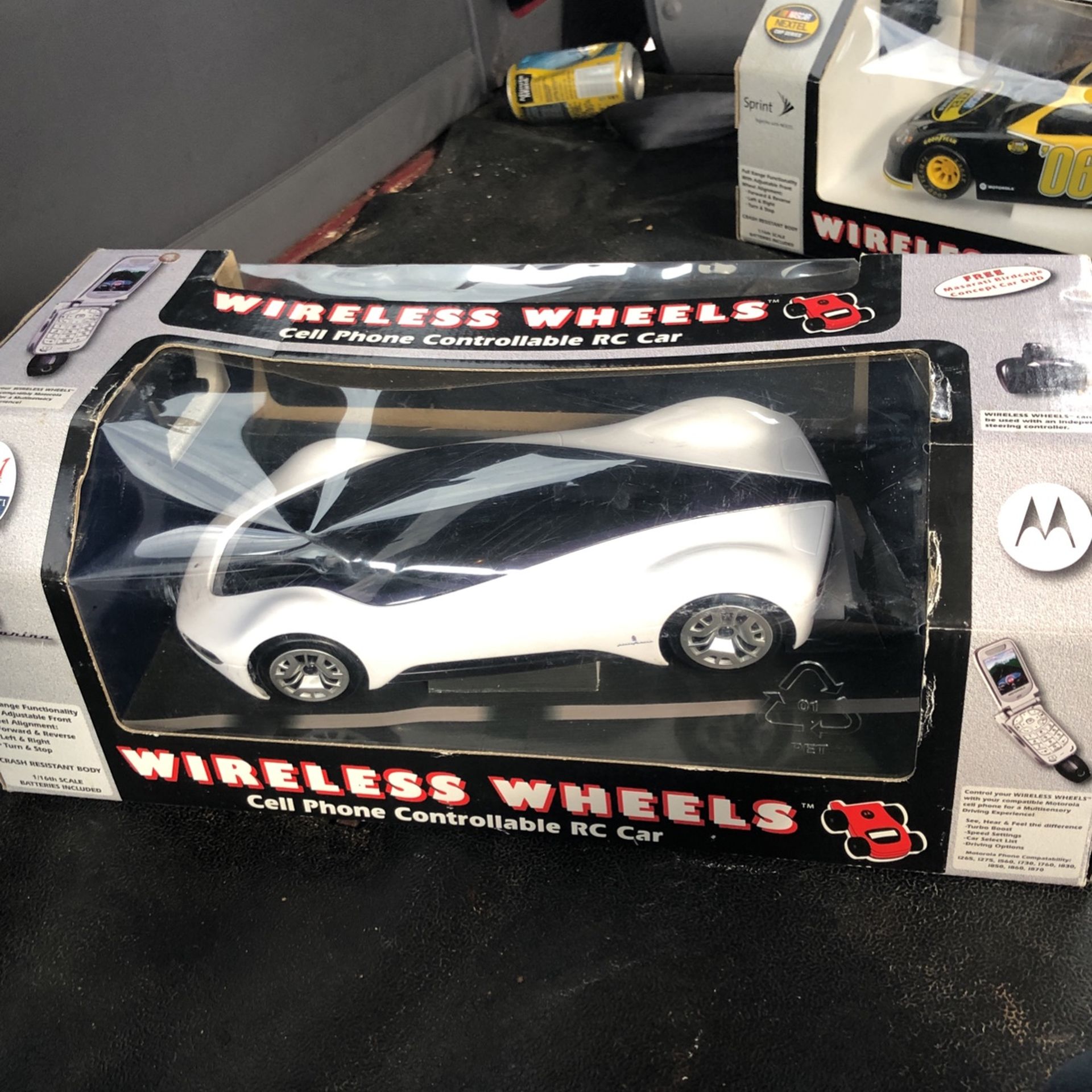 Wireless wheels cell phone Used RC car 1967