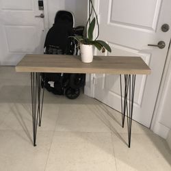 Light Grey Consolé Table Great