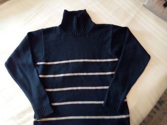 Tommy Hilfiger Medium Turtle Neck Sweater.