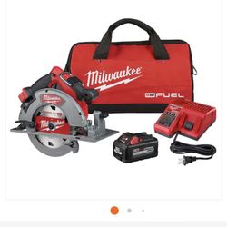 Milwaukee 7 1/4 Circular Saw 