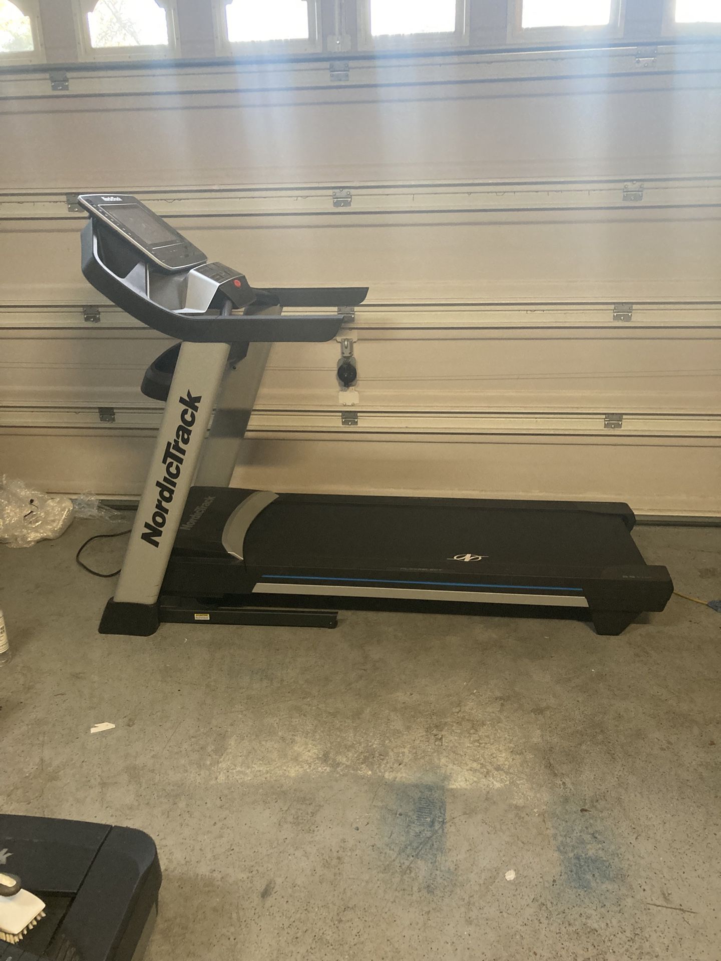 Nordictrack Exp14i Treadmill,  Almost New.