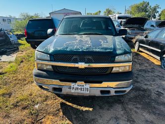 Chevy silverado full part out 5.3 06
