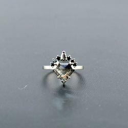 Alexis Russell wedding ring 