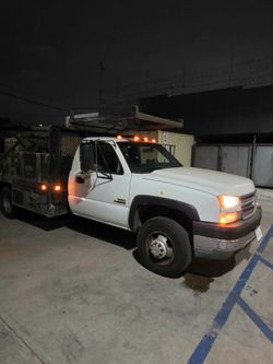 2005 Chevrolet Silverado 3500HD diesel flat bed