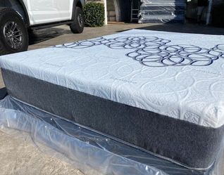 Full Bamboo Cool Gel Memory Foam Mattress!