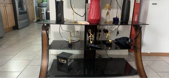 šŗ TV + TV Stand for Sale