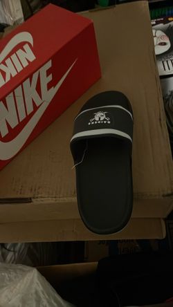 Raider Nike Slides