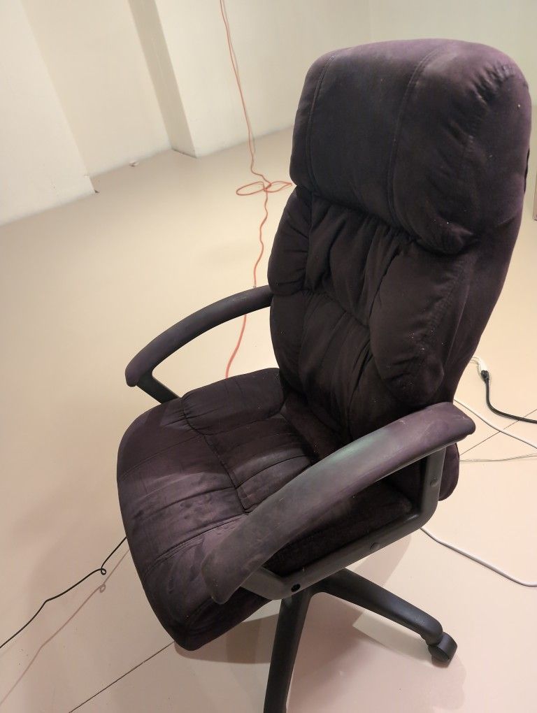 Cushioned Velour Office Chair