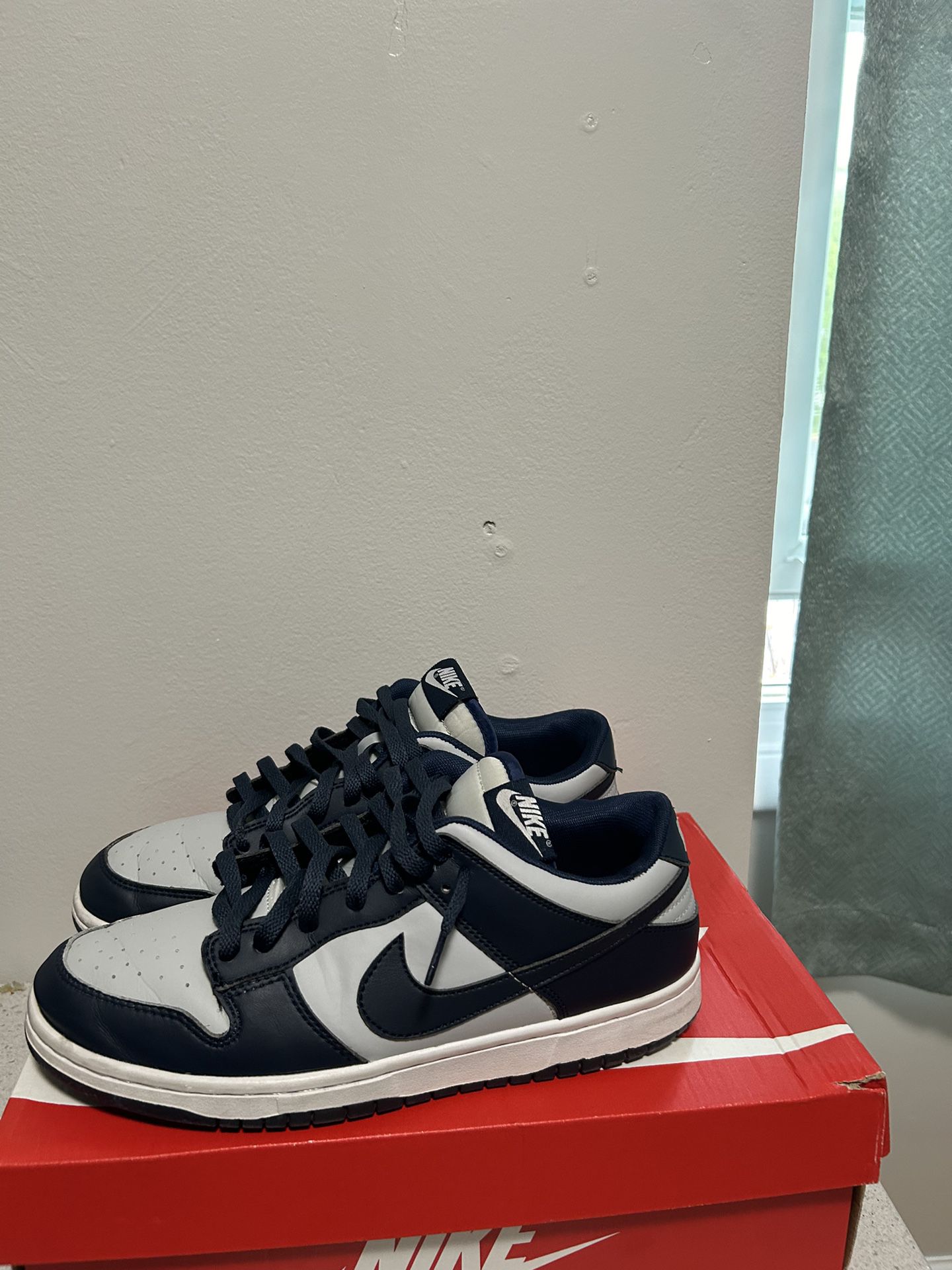 Georgetown Dunks (size 8.5)