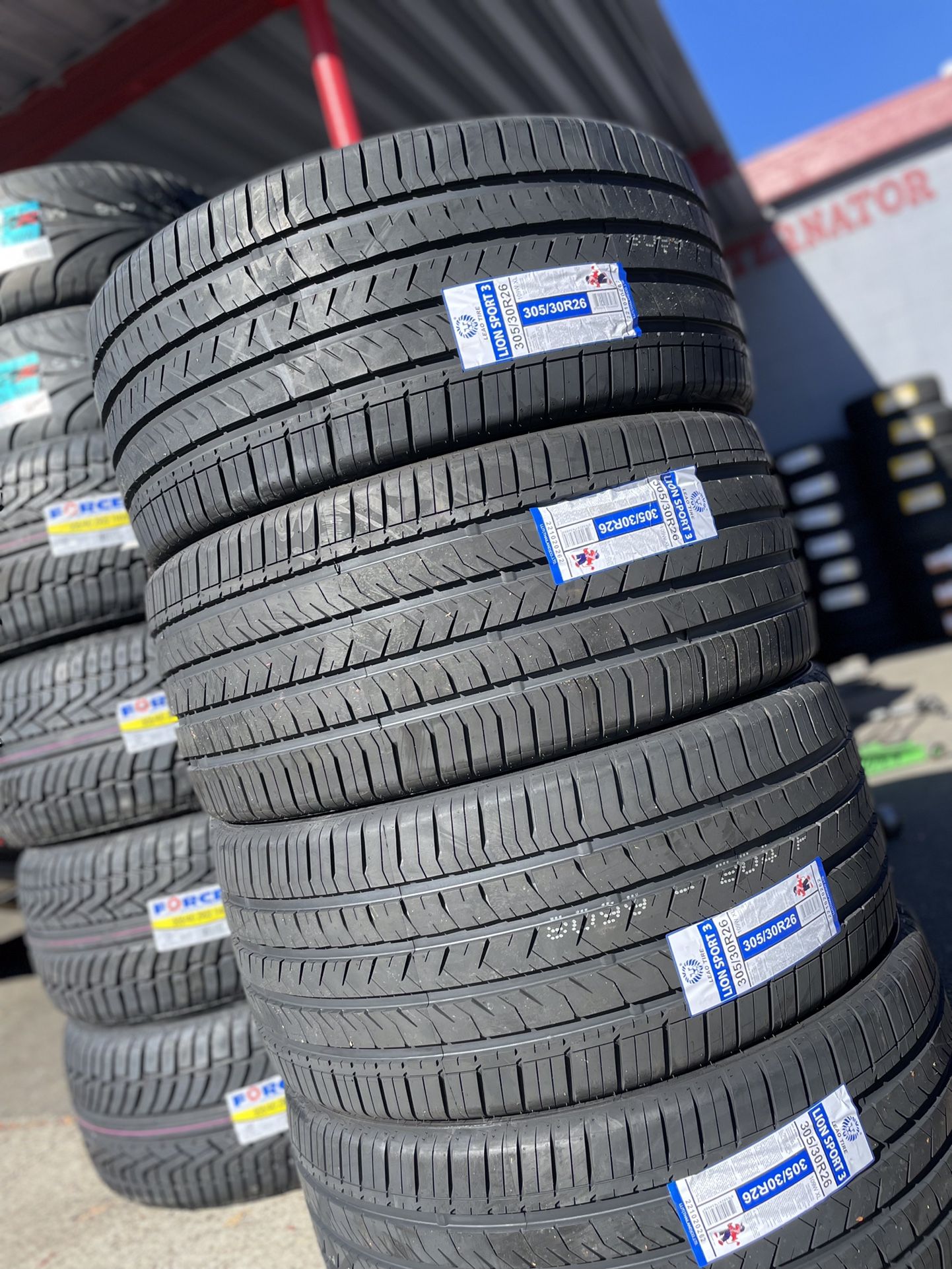 Large 26” Low Profile Tires For Aftermarket Truck Suv 26” Rims for Sale