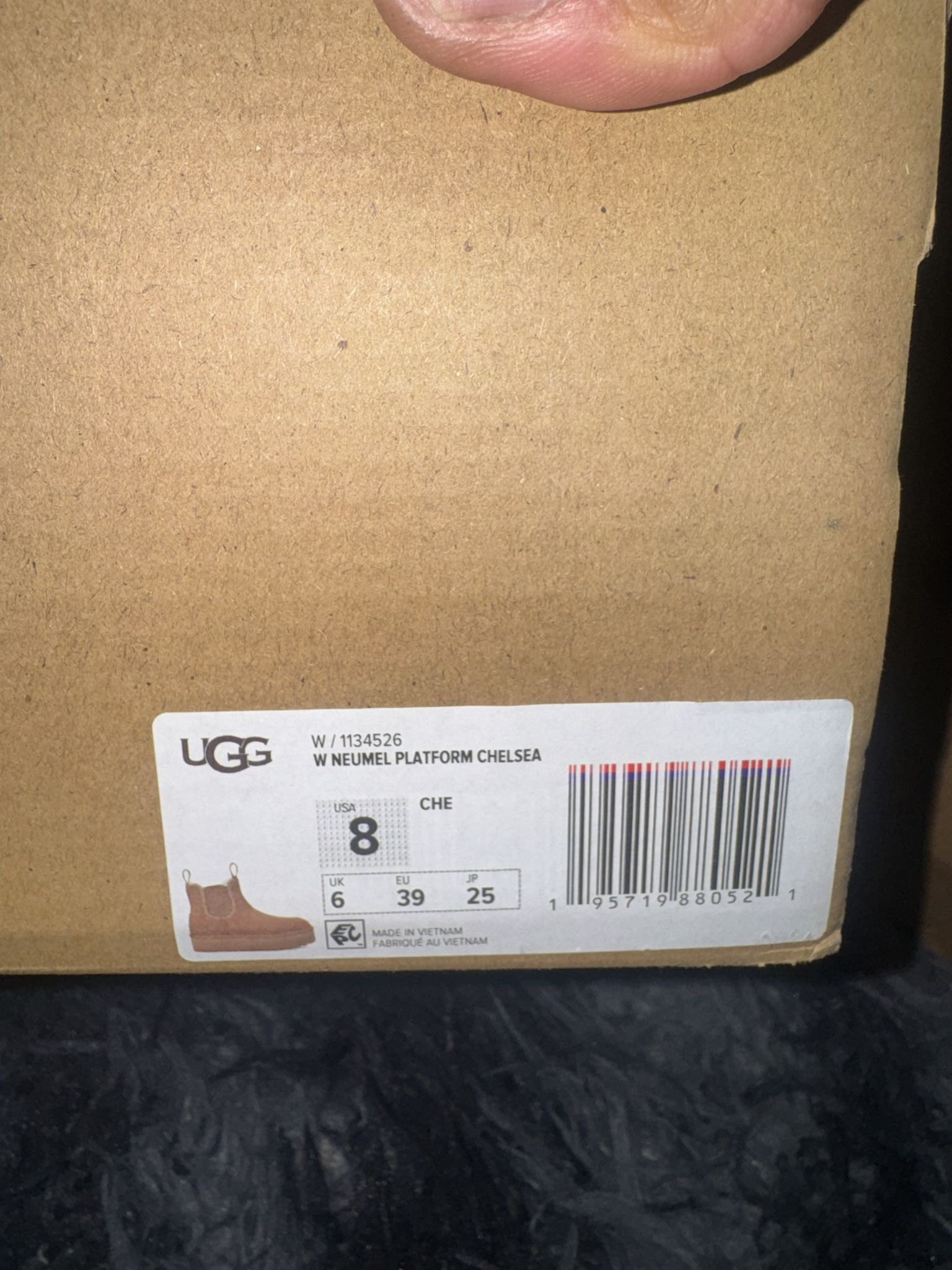 Ugg Neumel  Platform  Chelsea Women  Size 8