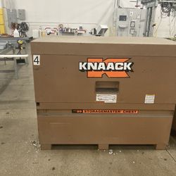 Knaack 89 job site box