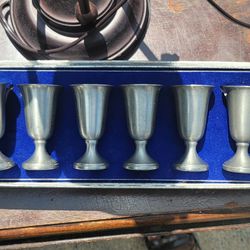 BEAUTIFUL VINTAGE BOXED SET of 6 COLONIAL & MODERN PEWTER SMALL CUPS BY BOARDMAN