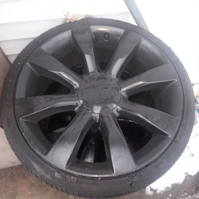 Set Of 4, 5 Lugs Wheels With Tires