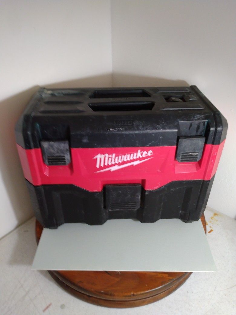 Milwaukee M18 Shop Vac