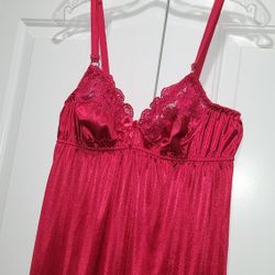Plus Size 1X Lingerie Full Length Nightgown Red Nylon Adjustable Straps Nightie  EXCELLENT Condition PRICE Is Firm Cash Only 