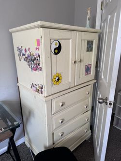 Dresser 