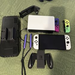 Nintendo Oled With Games  Zelda And Mario  With Wall Holder  + Extra Controls