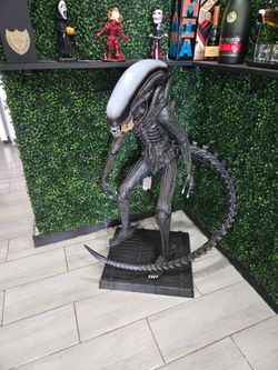 Agora Model Alien 1:2 scale