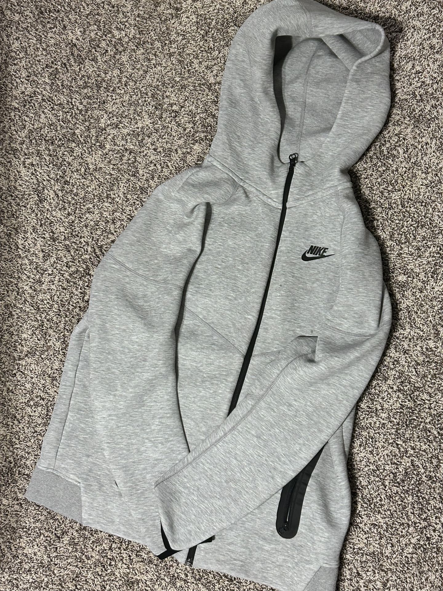 Kids XL grey Nike Tech