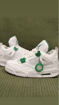 Jordan 4 Retro "Lucky Green" white trainers.