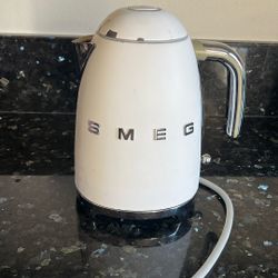 Smeg Electric Kettle