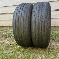 215 65 16 Tire sale! 🏷️ good! Matching brand.