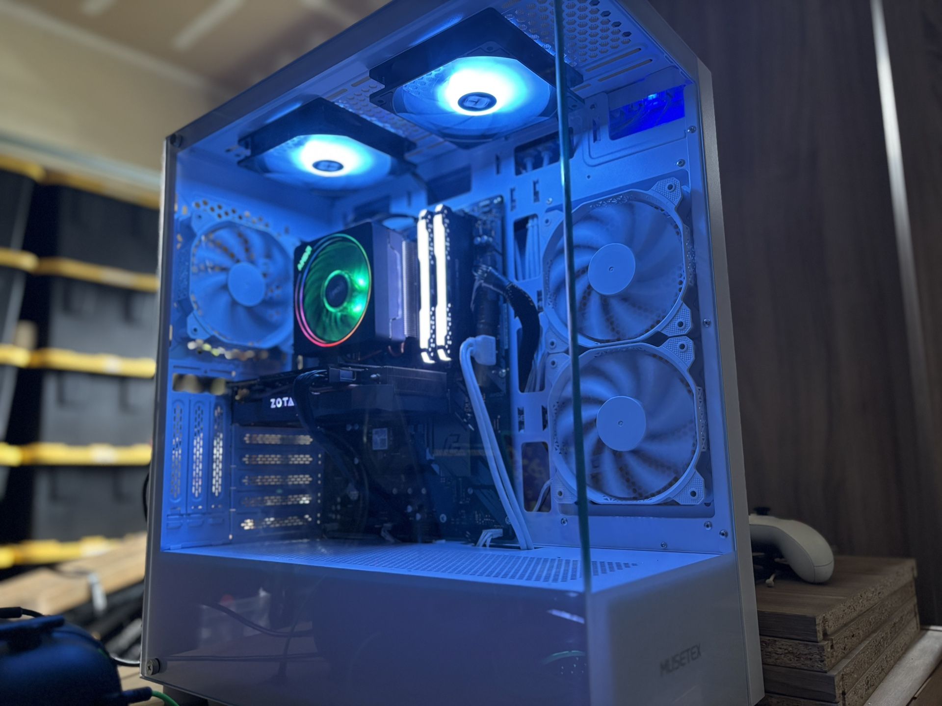 White Gaming Pc