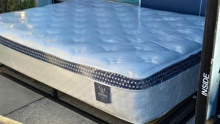 WinkBed King Mattress – LIKE NEW – $400 (Riverview)