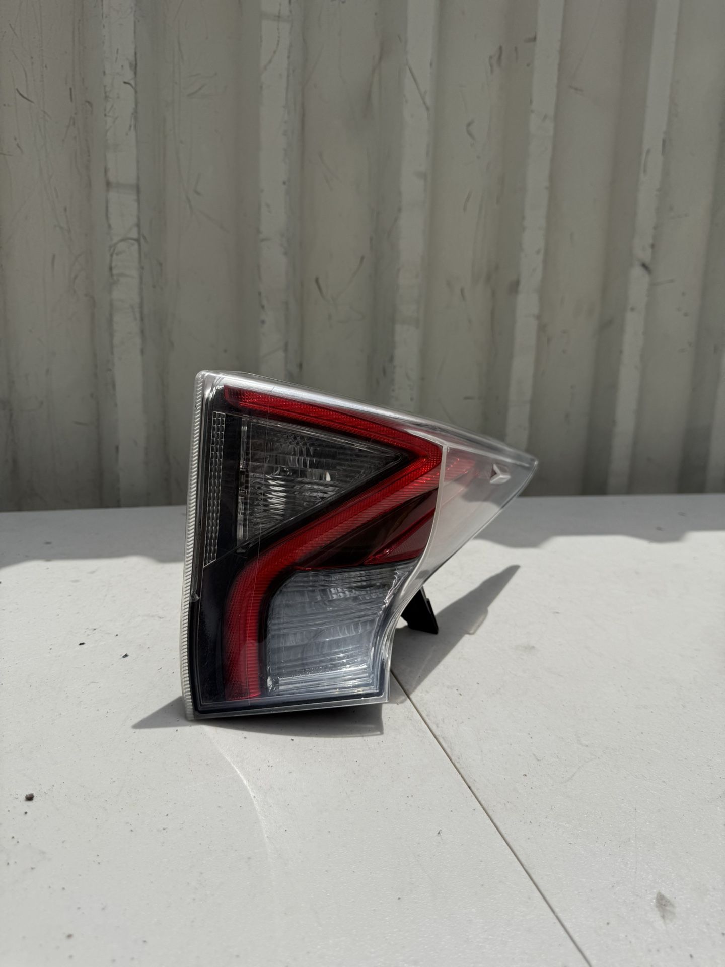 2016 2017 2018 Toyota Prius Tail Light Tail Lamp Right Passenger Side Rh Used Original OEM