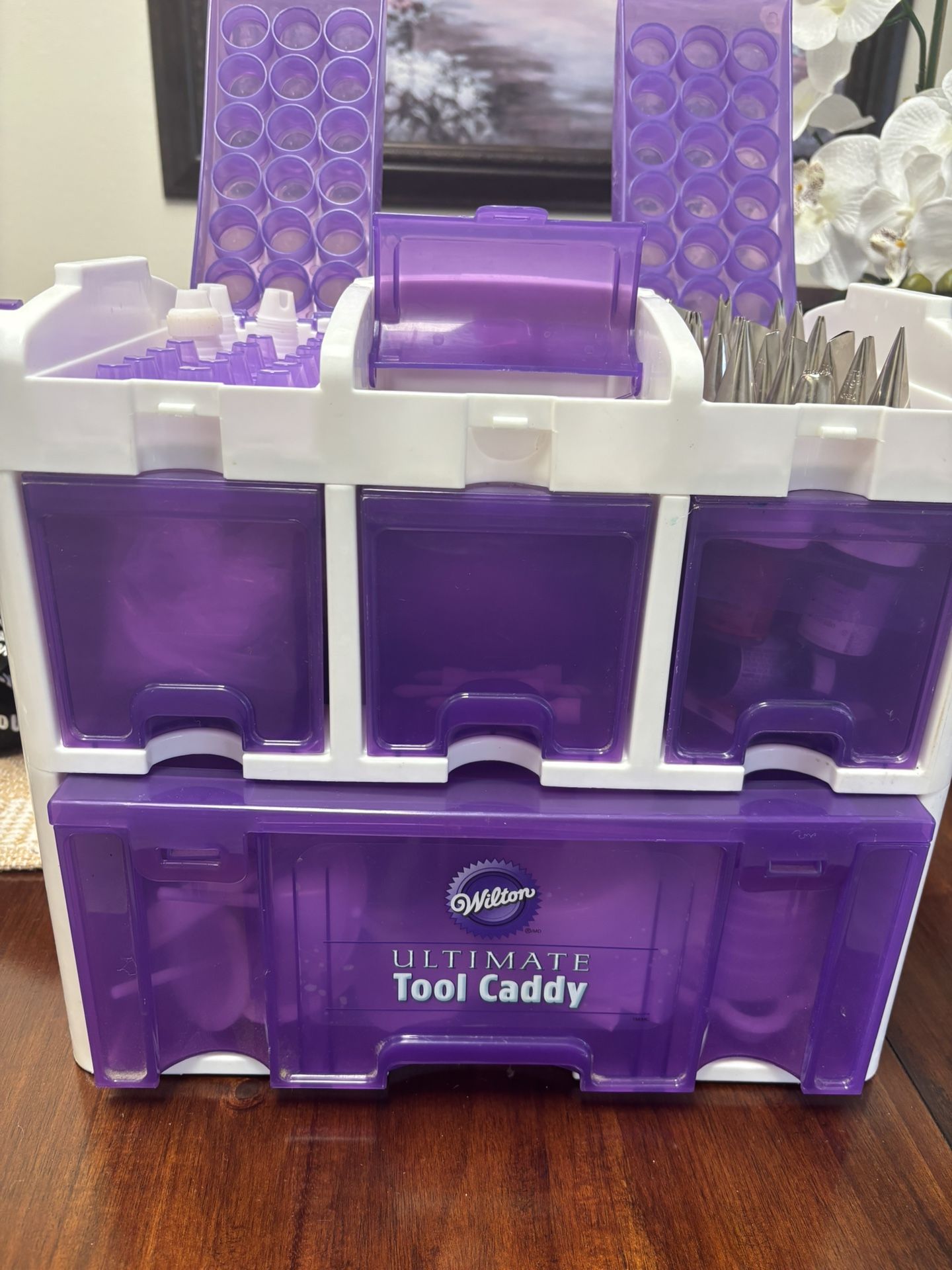 Wilton Tool Caddy With Cake Decorating Tools
