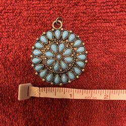 Turquoise pendant Pick up only 77090 area No trades