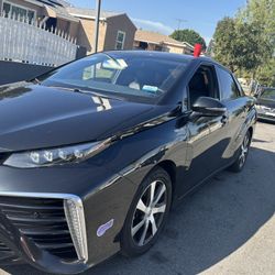 Toyota Mirai 2019