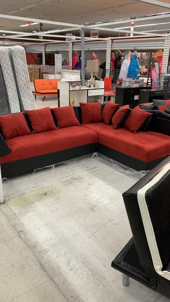 furniture sectional living room with pillows included