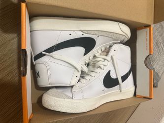 Women’s Nike Blazer 77