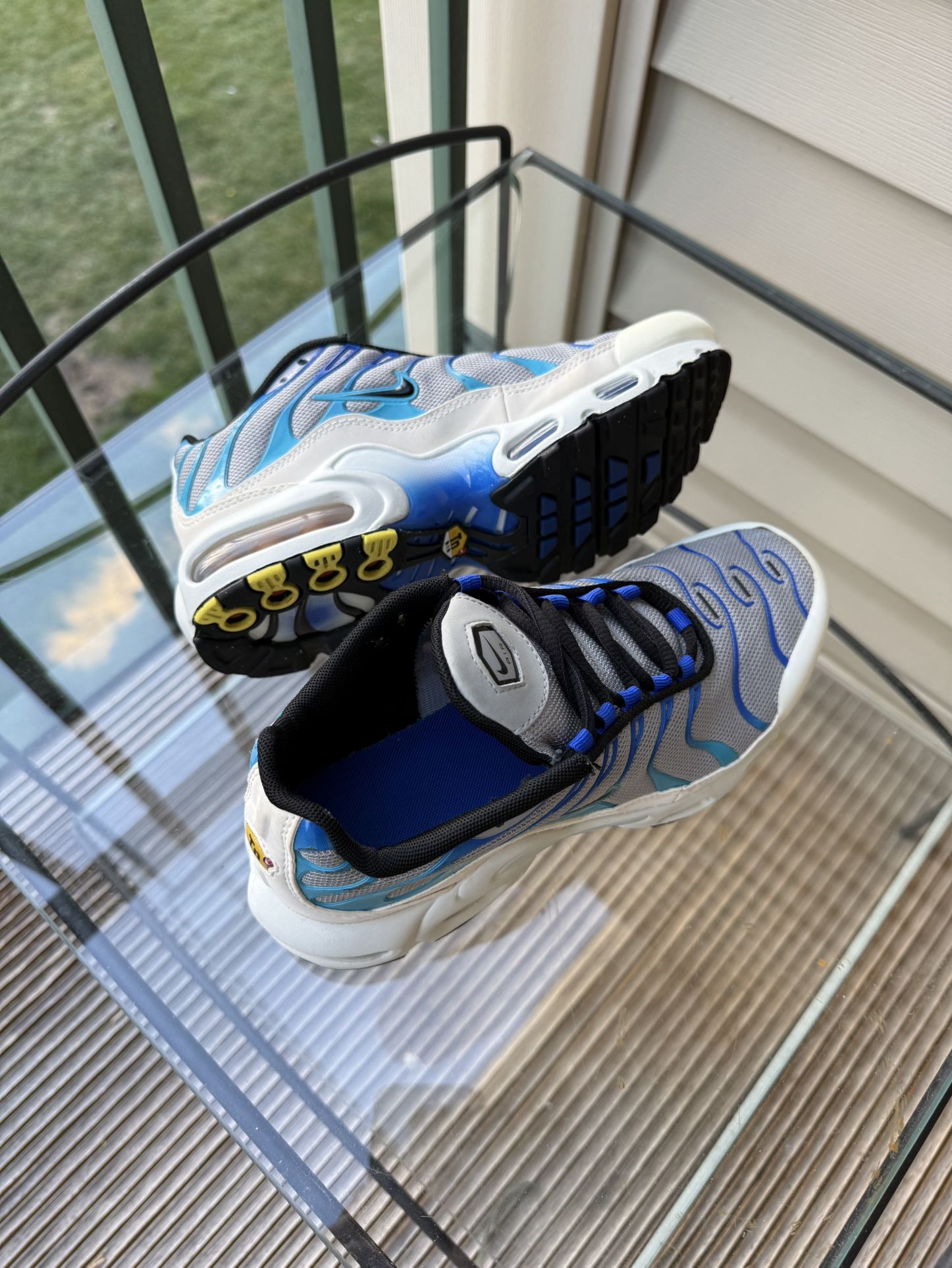 Nike Air Max Plus Women’s Size 6 (Youth 4.5Y / EUR 36.5 / 23.5 cm)