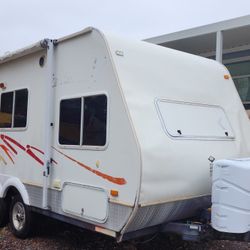 18' Travel Trailer 