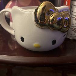 Hello Kitty Mugs