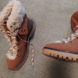 Womens Boots!  New, Sz.8, Very Nice,& Not Worn!