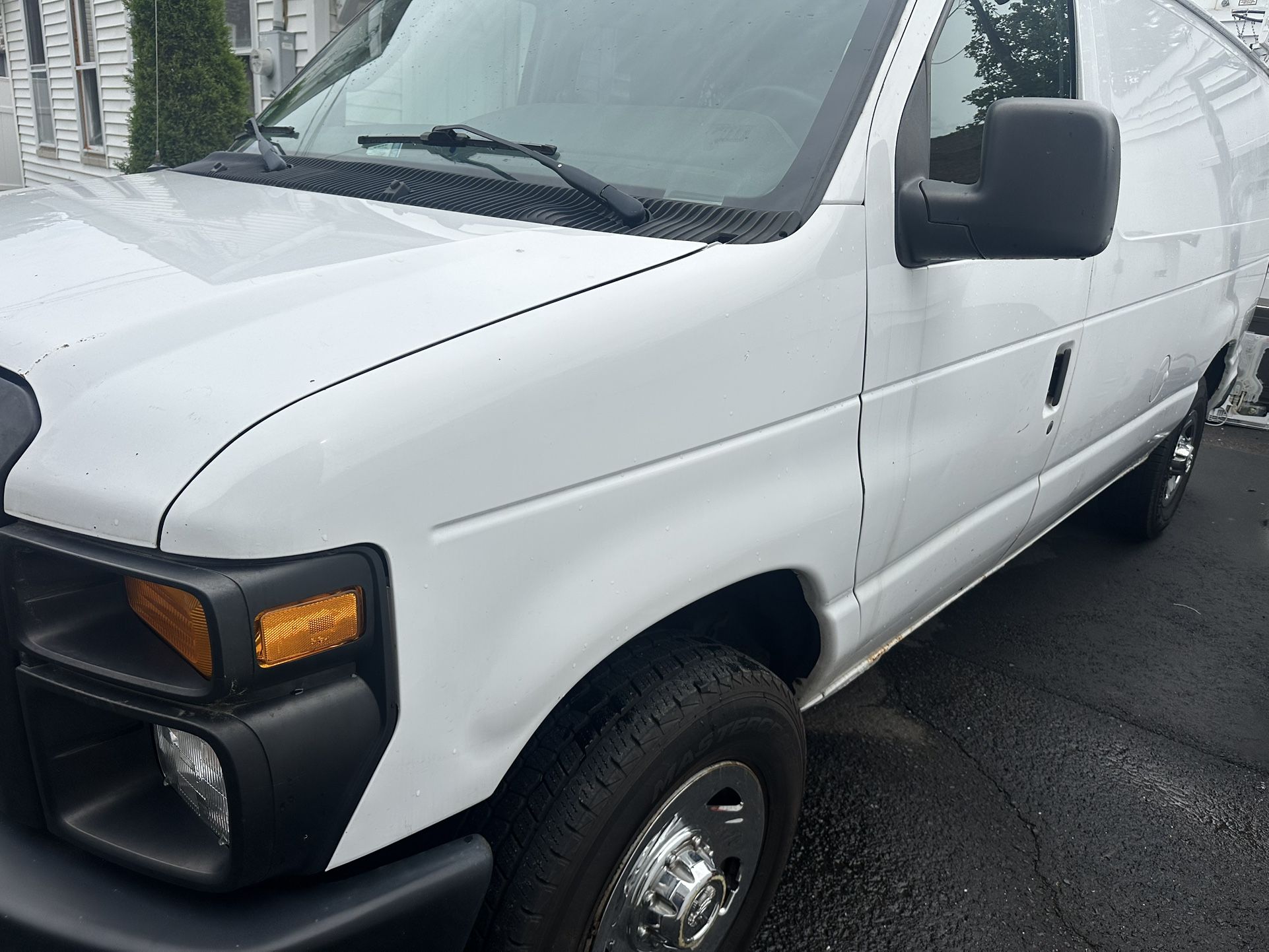 2011 Ford E-250