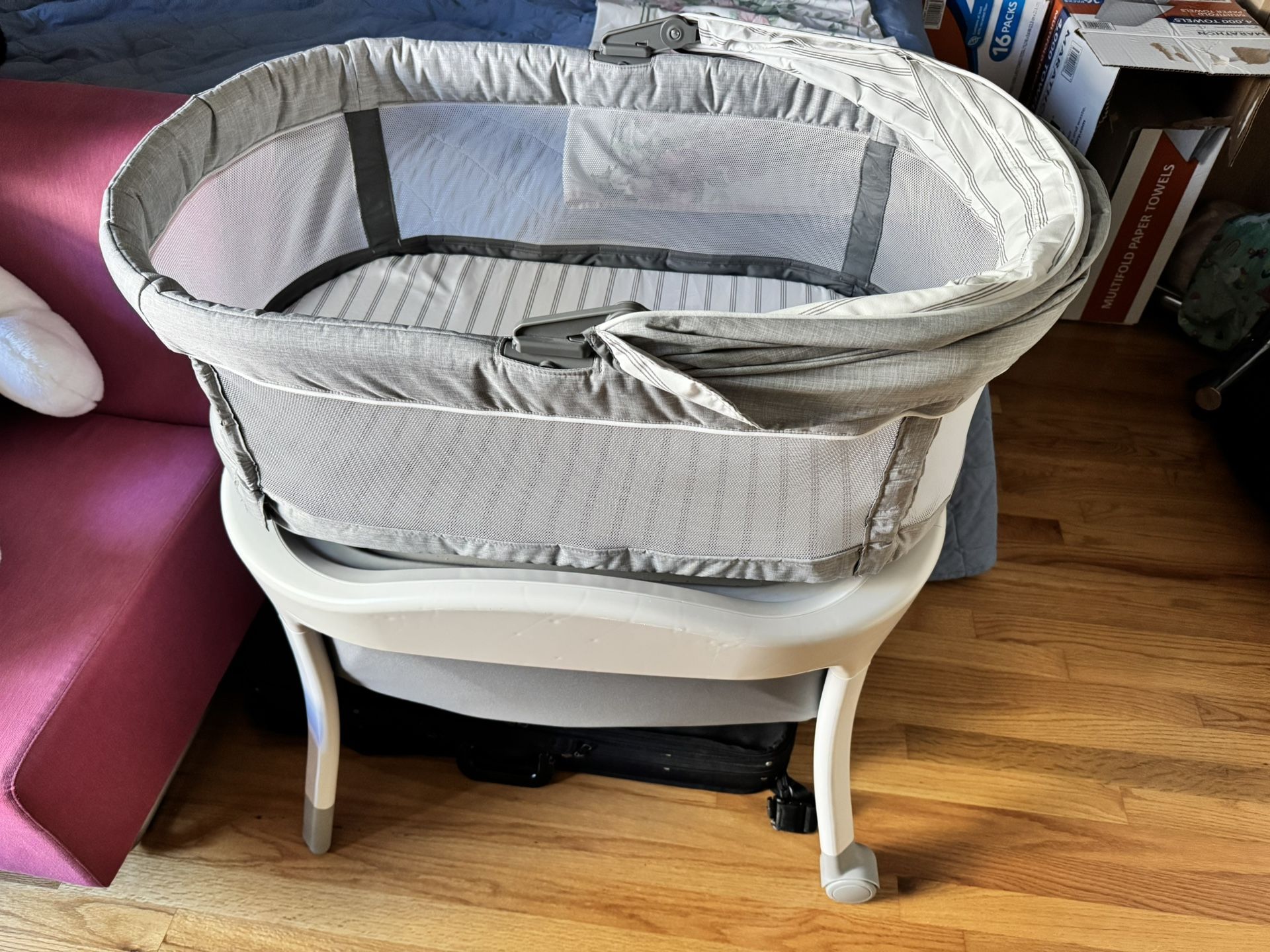 Baby Bassinet Crib Graco