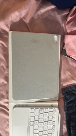 iPad Magic Keyboard Folio
