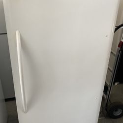 White 17 Cubic Feet Frost Free Freezer or Refrigerator 