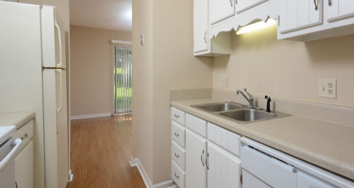 $1,125/mo Unit 828 F-6 | 2 bd | 1.5 ba | 995 sqft Christopher Millsap Apartment Homes 2006 Trail Two Unit 7A Burlington, North Carolina 27215