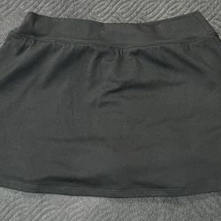 Gilly Hicks Black mini skort size M in Juniors