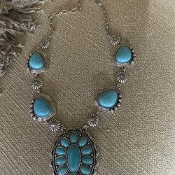 Large necklace