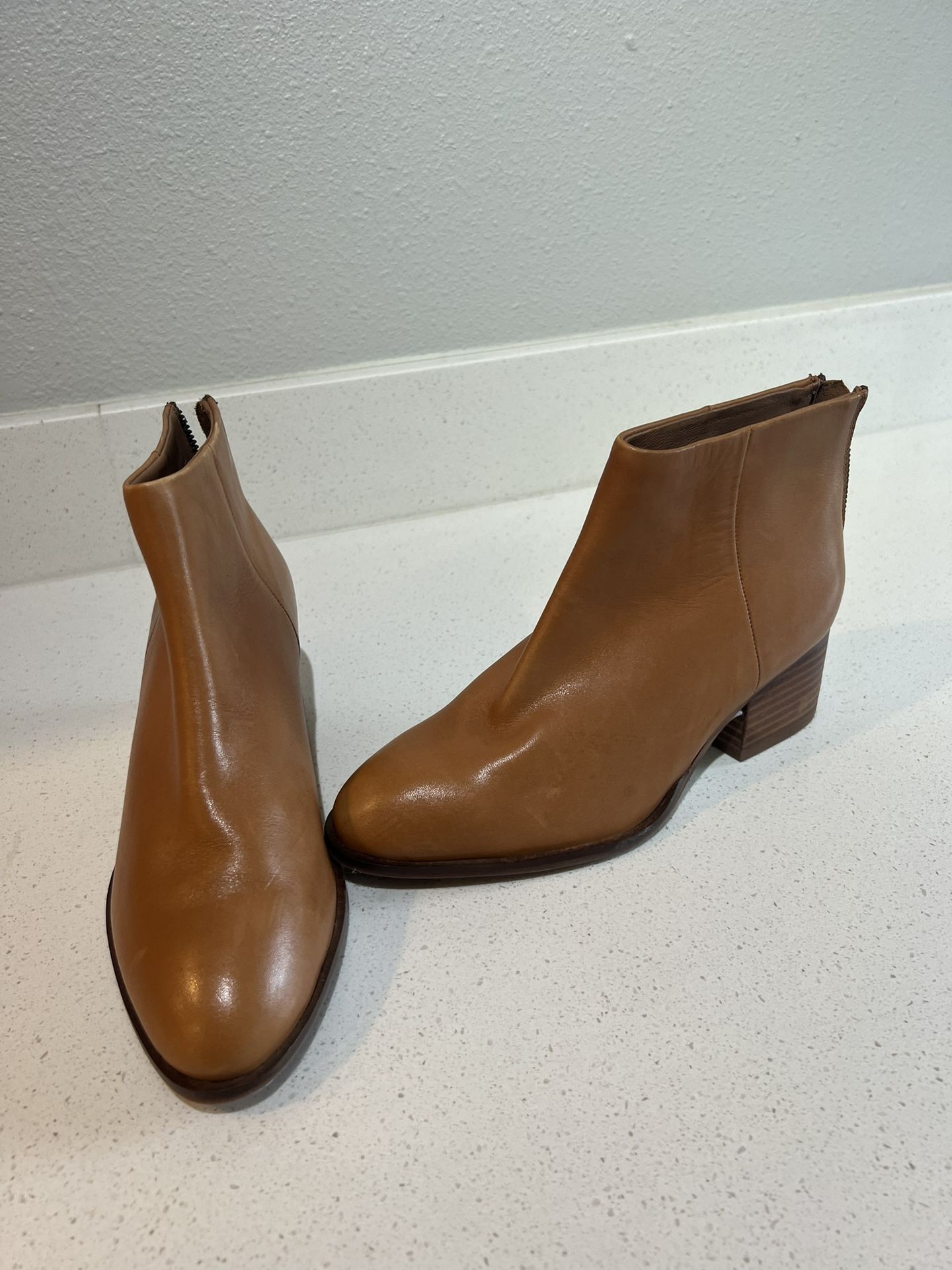 Women’s Size 7.5 Seychelles Tan Heeled Ankle Boots