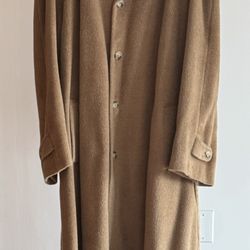 Kilgore, French & Stanley bespoke men’s beige camel cashmere overcoat / 4 button, two pocket with camel cashmere wrap belt. Beige satin lining with th